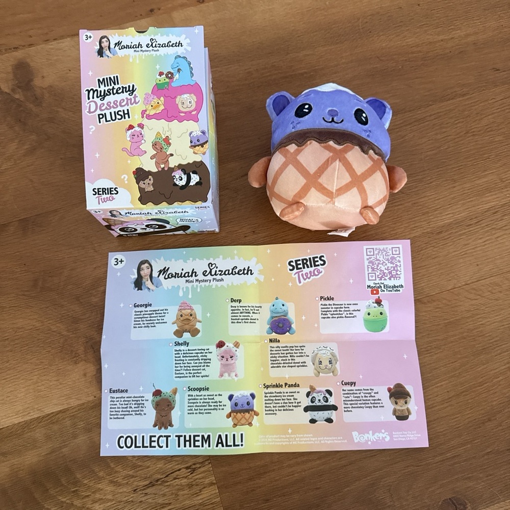 Moriah Elizabeth Series 2 Mini Mystery Dessert Plush Scoopsie Waffle Cone Open